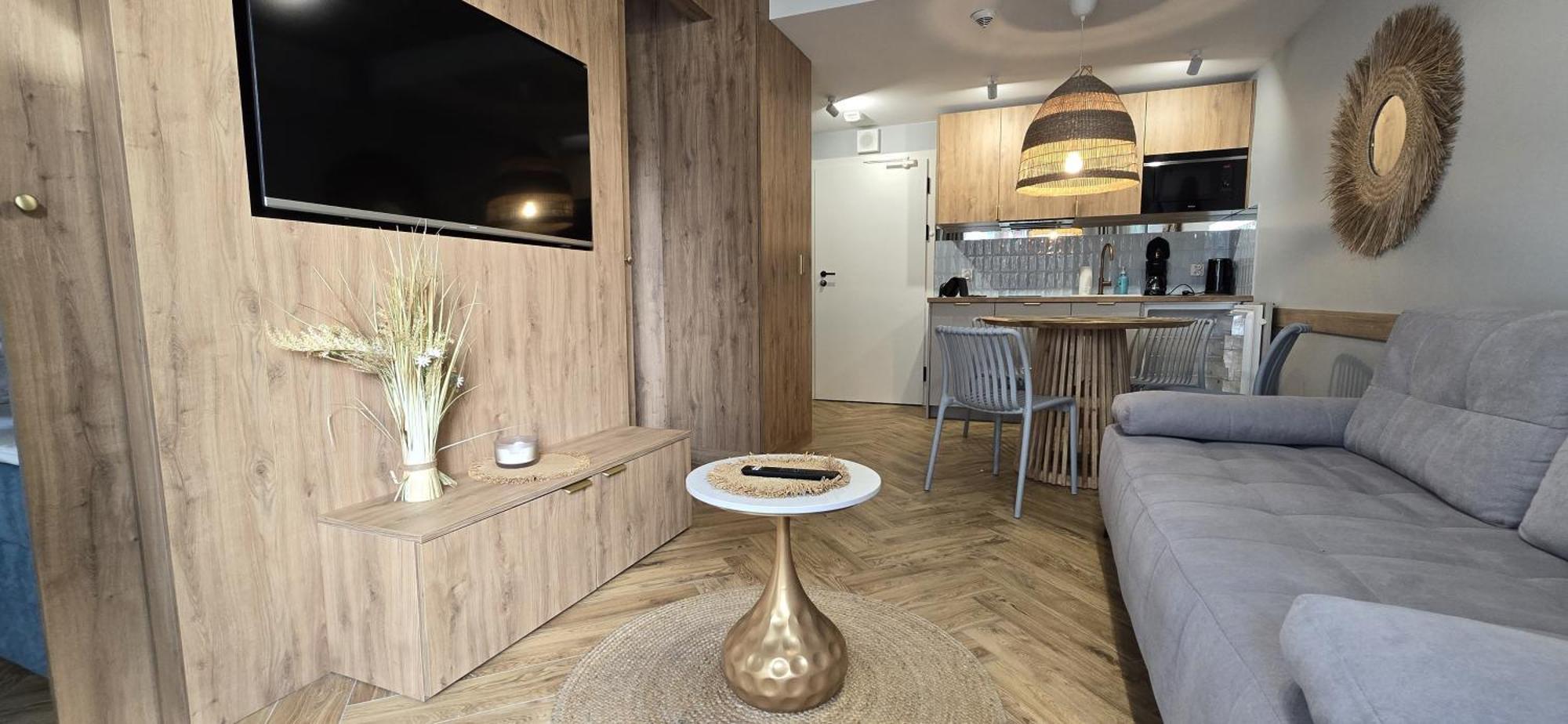 Port Admus For Rent Apartment *